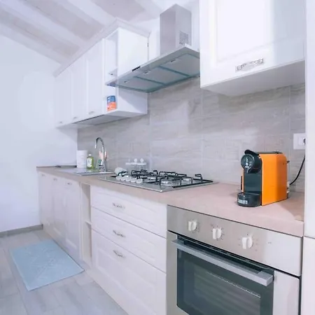 Seaside 2br-1ba. 7 Min Walk To The * La Caletta