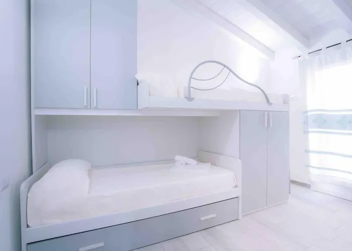 Seaside 2br-1ba. 7 Min Walk To The Villa
